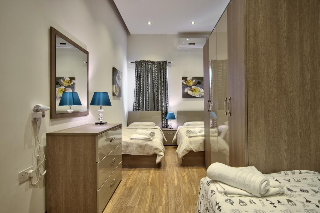 Villa Gaia - Sunset Views, Indoor Heated Pool, Sauna And Games Room 멜리에하 외부 사진
