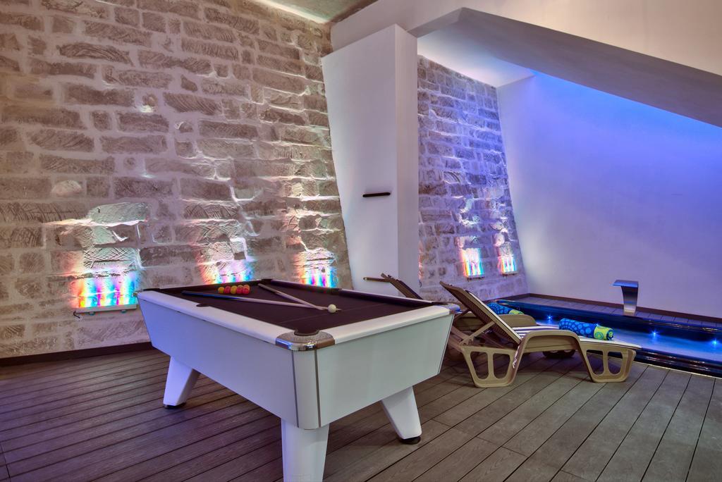 Villa Gaia - Sunset Views, Indoor Heated Pool, Sauna And Games Room 멜리에하 외부 사진