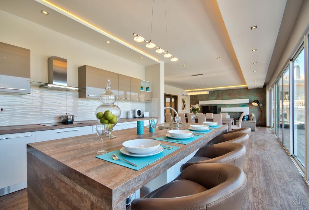 Villa Gaia - Sunset Views, Indoor Heated Pool, Sauna And Games Room 멜리에하 외부 사진