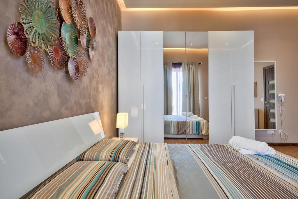 Villa Gaia - Sunset Views, Indoor Heated Pool, Sauna And Games Room 멜리에하 외부 사진