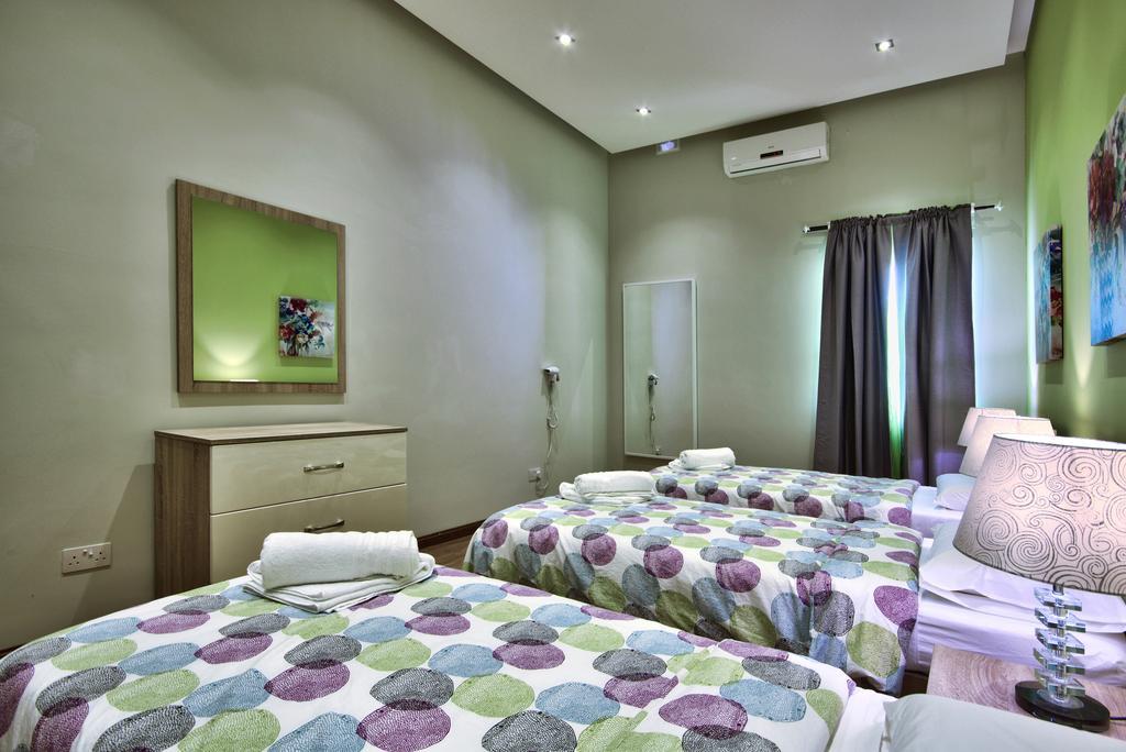 Villa Gaia - Sunset Views, Indoor Heated Pool, Sauna And Games Room 멜리에하 외부 사진