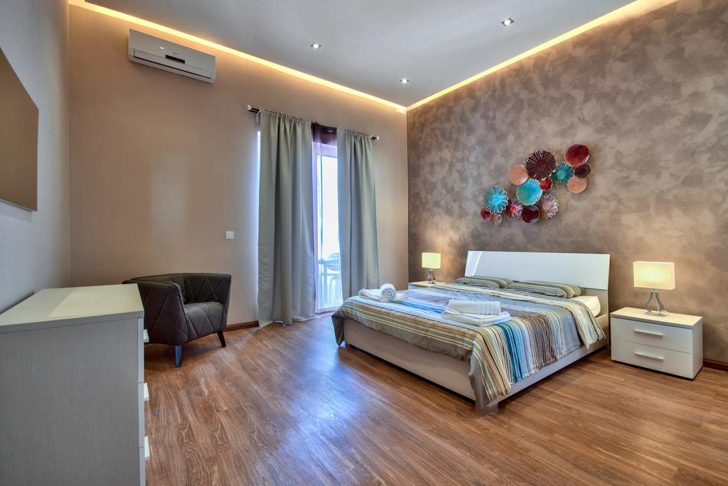 Villa Gaia - Sunset Views, Indoor Heated Pool, Sauna And Games Room 멜리에하 외부 사진