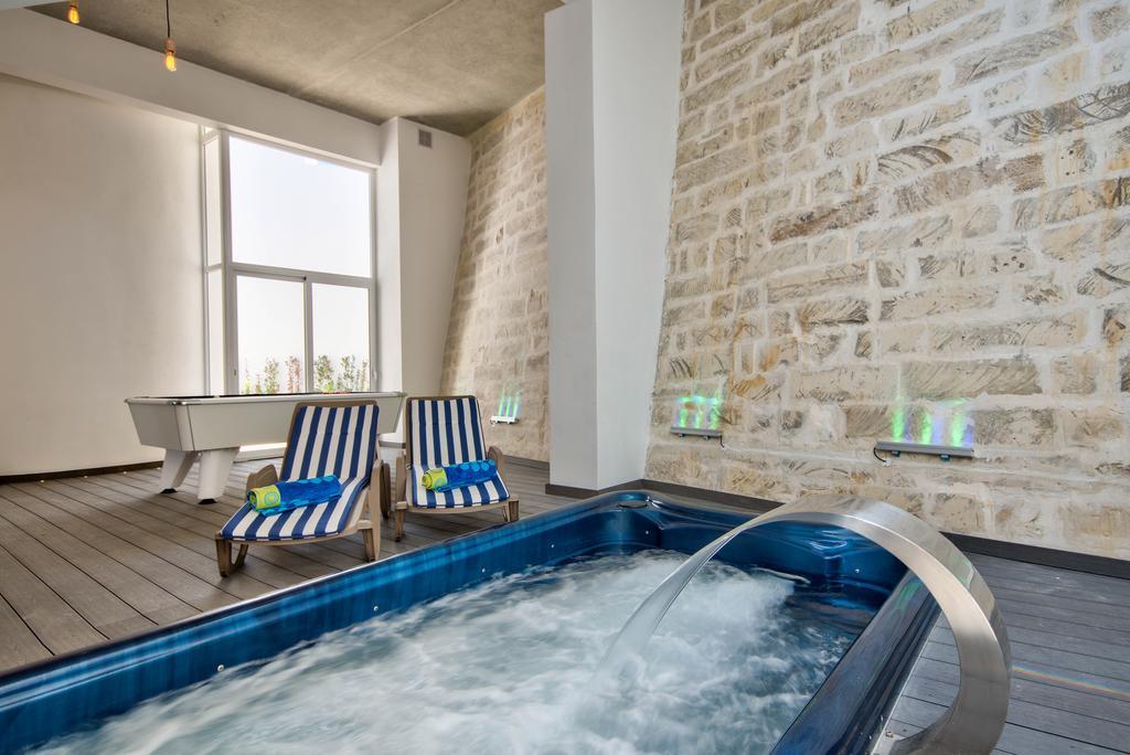 Villa Gaia - Sunset Views, Indoor Heated Pool, Sauna And Games Room 멜리에하 외부 사진