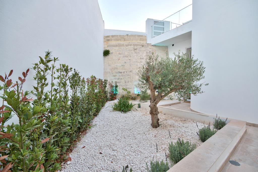 Villa Gaia - Sunset Views, Indoor Heated Pool, Sauna And Games Room 멜리에하 외부 사진