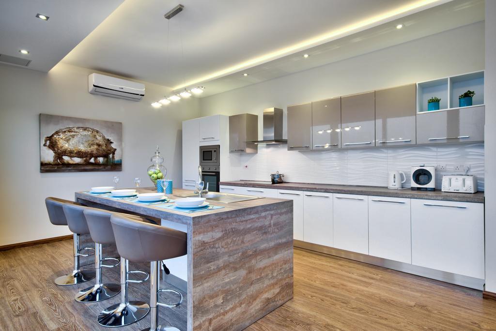 Villa Gaia - Sunset Views, Indoor Heated Pool, Sauna And Games Room 멜리에하 외부 사진