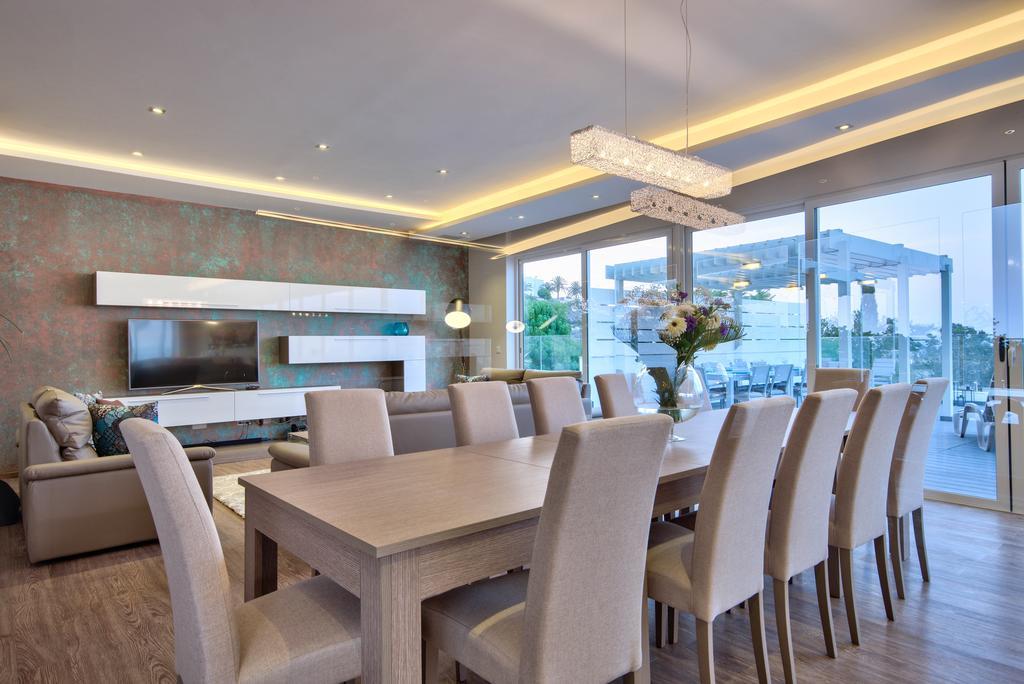 Villa Gaia - Sunset Views, Indoor Heated Pool, Sauna And Games Room 멜리에하 외부 사진